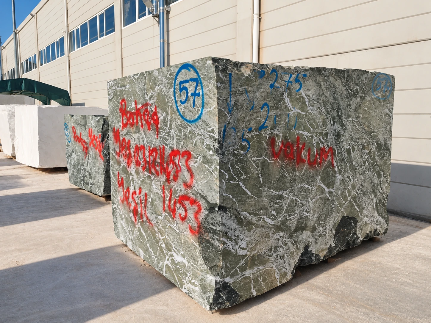 Raw stone selection · Retouched project image